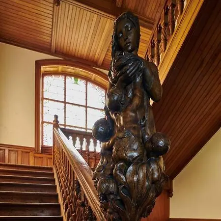 De Standing Apartment *