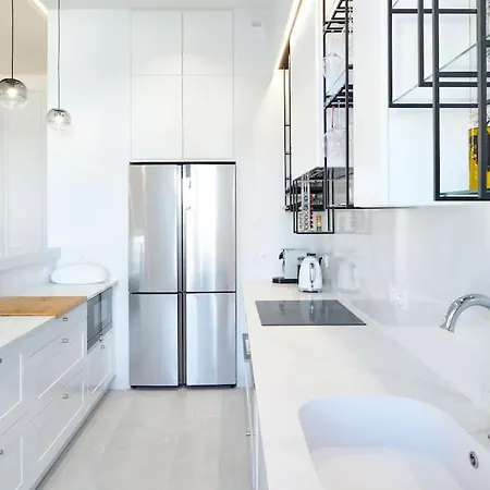 De Standing Apartment