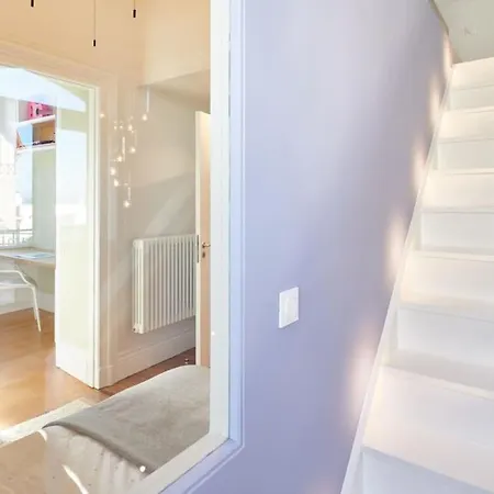 De Standing Apartment